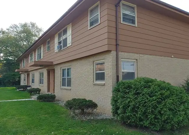 Property at 513 S Worthington St Unit 2, Oconomowoc, WI, 53066, 1 bed, 1 bath, [object Object]