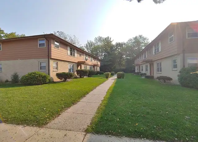 Property at 513 S Worthington St Unit 2, Oconomowoc, WI, 53066, 1 bed, 1 bath, [object Object]