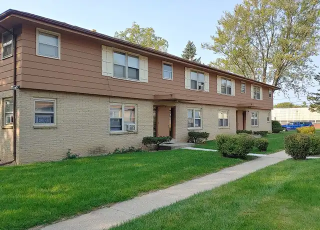 Property at 513 S Worthington St Unit 2, Oconomowoc, WI, 53066, 1 bed, 1 bath, [object Object]