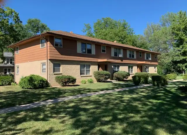 Property at 513 S Worthington St Unit 2, Oconomowoc, WI, 53066, 1 bed, 1 bath, [object Object]
