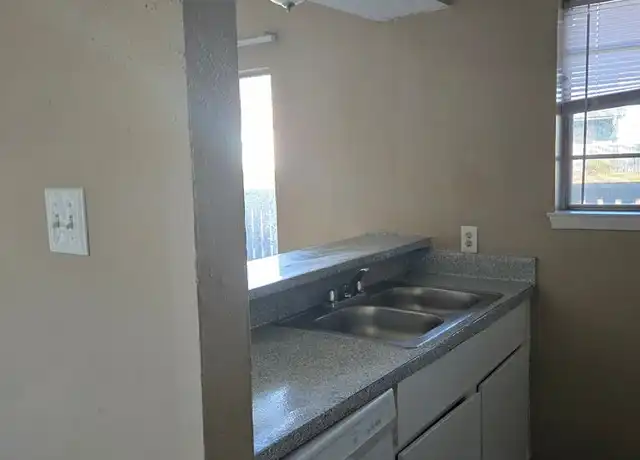 Property at 600 W Avalon Ave Unit 246, Longview, TX, 75602, 3 beds, 2 baths, [object Object]