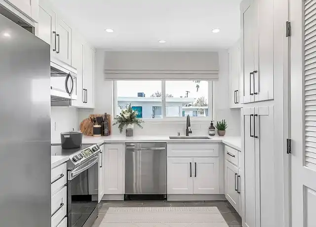 Property at Villa Royale Apartments - 18543 Clark St, Tarzana, CA, 91356, 1 bed, 1 bath, [object Object]