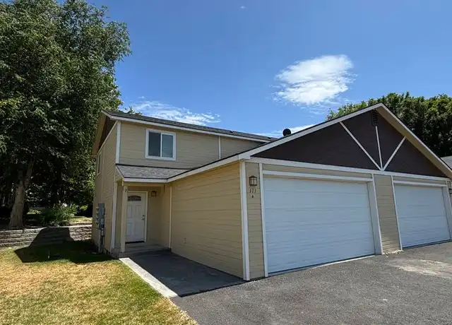 Property at 111 E Mizzou Ct Unit A, Moses Lake, WA, 98837, 3 beds, 2.5 baths, [object Object]
