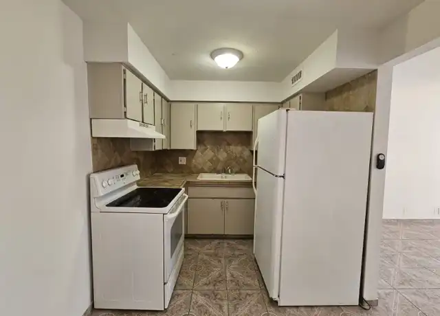 Property at 575 N Royal Crest Cir Unit 26, Las Vegas, NV, 89169, 1 bed, 1 bath, [object Object]