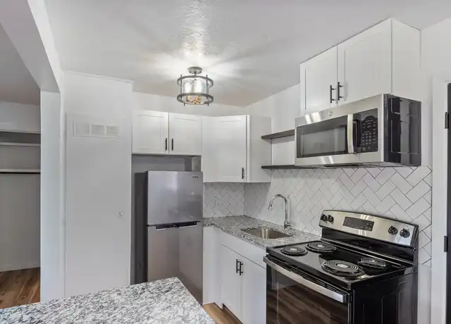 Property at 917 Amherst Dr SE Unit 6, Albuquerque, NM, 87106, 1 bed, 1 bath, [object Object]
