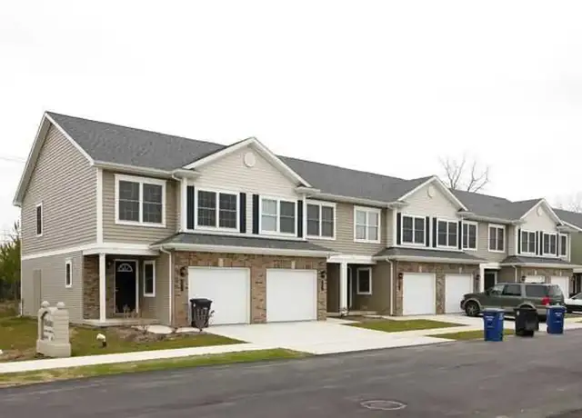 Photo of 3001 Valencia Cir, Ann Arbor, MI 48108