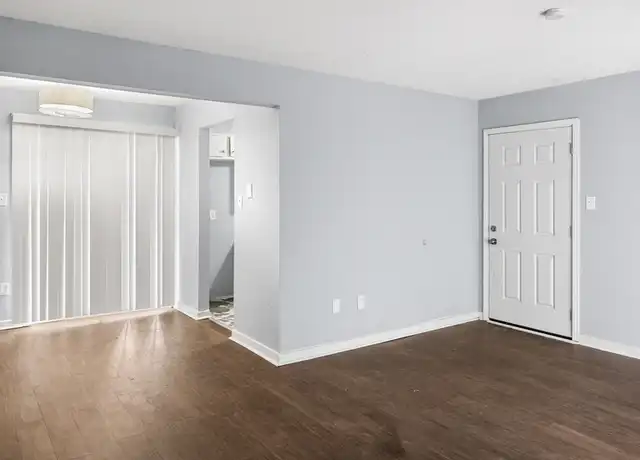Property at 225 W McDowell Rd Unit C1, Jackson, MS, 39204, 2 beds, 2 baths, [object Object]