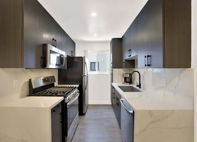 Property at Westwood Riviera Apartments - 10969 Wellworth Ave, Los Angeles, CA, 90024, 0-1 beds, 1 bath, [object Object]