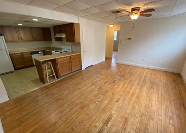 Property at 32 W King St Unit 6, York, PA, 17401, 2 beds, 1 bath, [object Object]