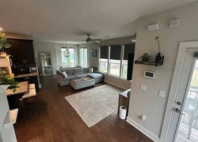 Property at 1900 Dinsdale Ln, Austin, TX, 78741, 2 beds, 2.5 baths, [object Object]