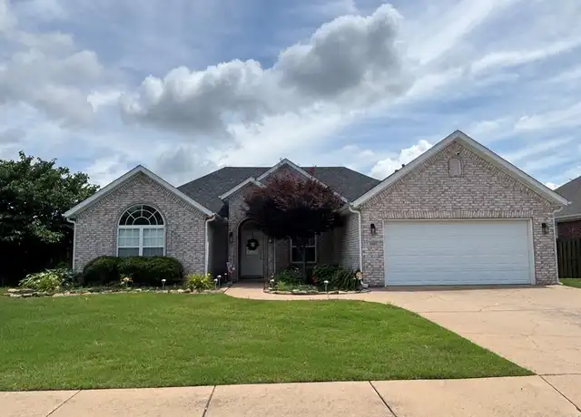 Property at 3201 SW Camden Dr, Bentonville, AR, 72712, 4 beds, 2 baths, [object Object]