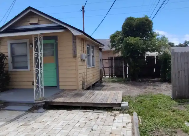 Property at 10953 70th Ave Unit 6, Seminole, FL, 33772, 1 bed, 1 bath, [object Object]