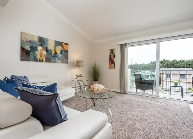 Photo of 572 King Dr, Daly City, CA 94015