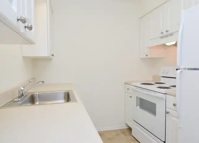 Property at Rolling Glen Townhomes and Apartments - 1531 Rolling Glen Dr, Boothwyn, PA, 19061, 1-2 bed, 1-1.5 bath, [object Object]