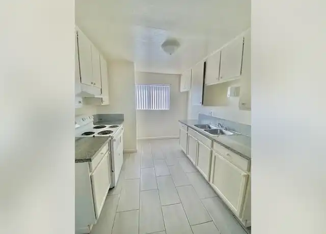 Property at Springview Apartments - 2801 Wible Rd, Bakersfield, CA, 93309, 1 bed, 1 bath, [object Object]