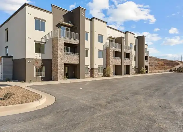 Property at 302 S Divario Canyon Dr, St. George, UT, 84770, 1 bed, 1 bath, [object Object]