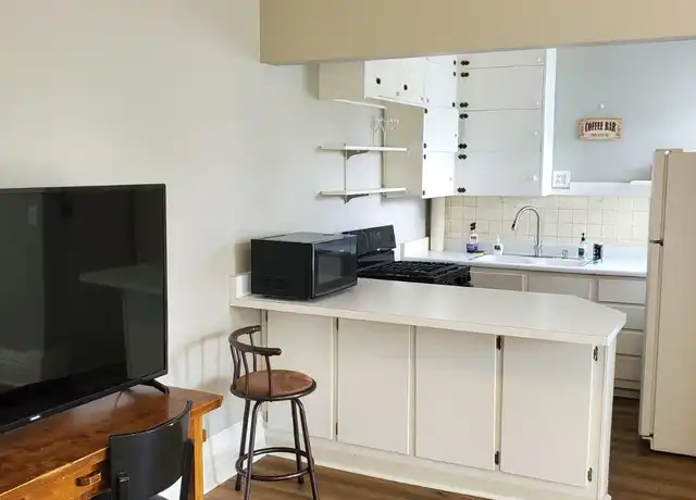 Property at 920 Jackson St Unit D, Oshkosh, WI, 54901, 1 bed, 1 bath, [object Object]