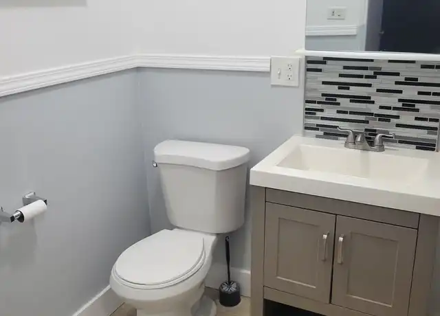 Property at 4660 Dobson St Unit 1G, Skokie, IL, 60076, 0 beds, 1 bath, [object Object]