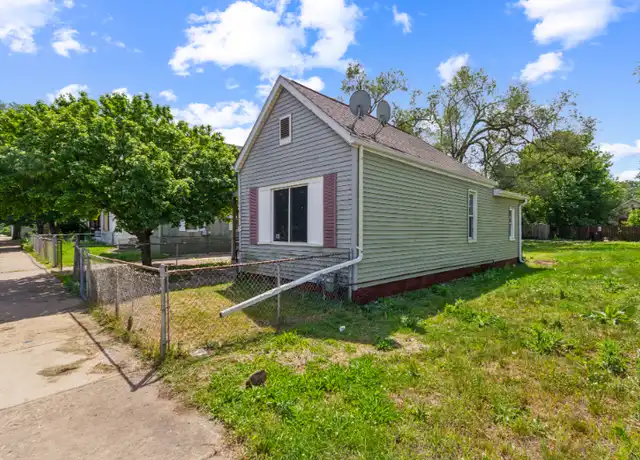 Property at 2116 W Garden St, Peoria, IL, 61605, 3 beds, 1 bath, [object Object]