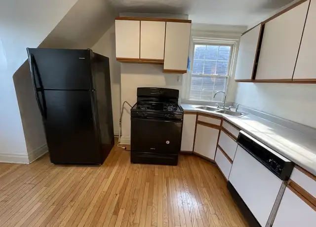 Property at 5706 Darlington Rd Unit 3rdFL, Pittsburgh, PA, 15217, 3 beds, 1 bath, [object Object]
