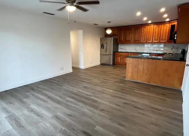 Property at 101 E McNab Rd #325, Pompano Beach, FL, 33060, 2 beds, 2 baths, [object Object]