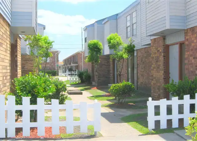 Property at 1620 Newport Pl, Kenner, LA, 70065, 3 beds, 2 baths, [object Object]