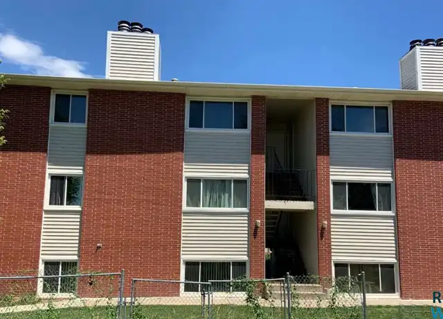 Property at 2417 Vine St #5, Lincoln, NE, 68503, 2 beds, 1 bath, [object Object]