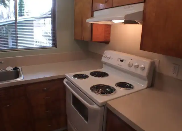 Property at 11850 SE 26th Ave Unit 204, Milwaukie, OR, 97222, 2 beds, 1 bath, [object Object]