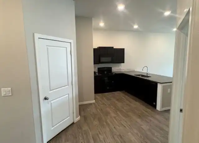 Property at 9702 Saratoga Ave Unit B, Lubbock, TX, 79424, 3 beds, 2 baths, [object Object]