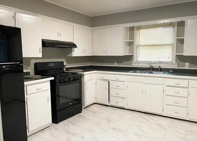 Property at 2609 John Barrow Rd, Little Rock, AR, 72204, 2 beds, 1 bath, [object Object]
