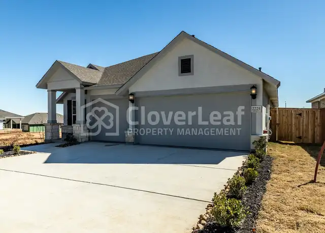 Property at 2225 Bennett Ave, New Braunfels, TX, 78132, 3 beds, 2 baths, [object Object]