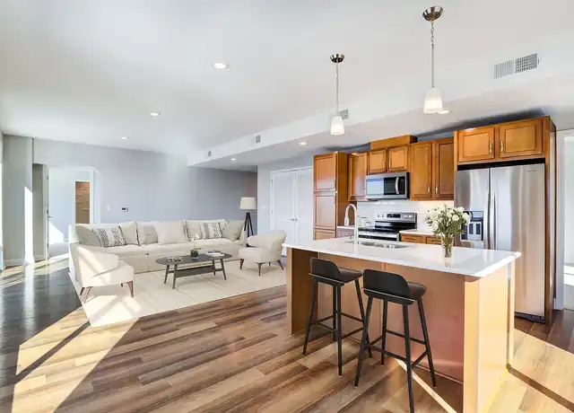 Property at Overlook at RiverPlace - 14 Grace St, Wilmington, NC, 28401, 1-2 bed, 1-2.5 bath, [object Object]