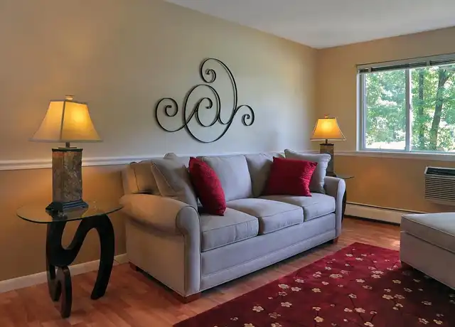 Property at Bradley Court - 277 Elm St, Windsor Locks, CT, 06096, 1-2 bed, 1 bath, [object Object]