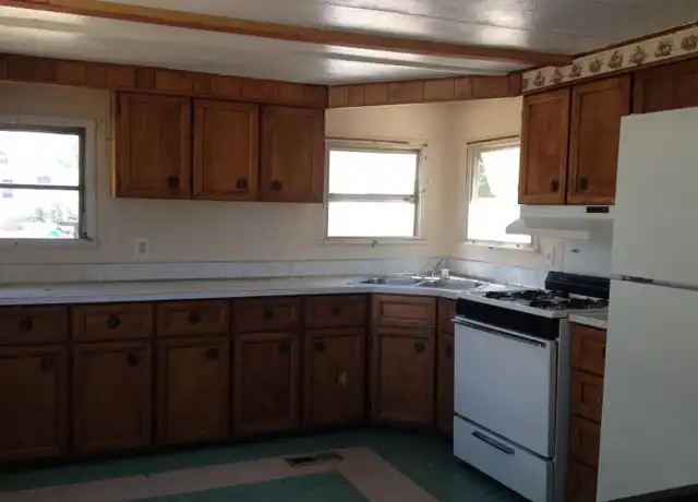 Property at 2160 Washington St, Canon City, CO, 81212, 2 beds, 1 bath, [object Object]