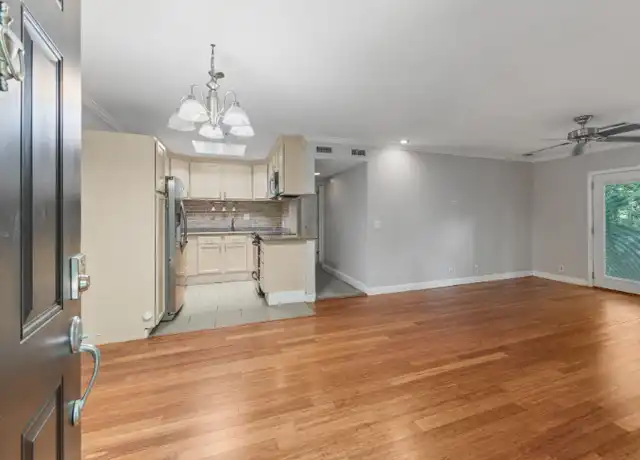 Property at 601 Boyd Mill Ave Unit H2, Franklin, TN, 37064, 2 beds, 1 bath, [object Object]