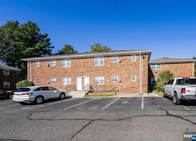 Property at 1251 B Valley Rd, Wayne, NJ, 07470, 1 bed, 1 bath, [object Object]
