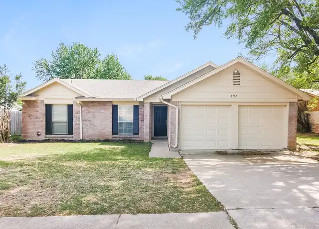 Property at 3702 Palomino Dr, Arlington, TX, 76017, 3 beds, 2 baths, [object Object]