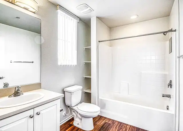Photo of 807 W Blaine St, Riverside, CA 92507
