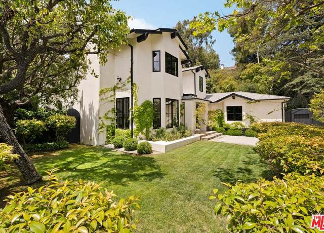 Photo of 9872 Whitwell Dr, Beverly Hills, CA 90210