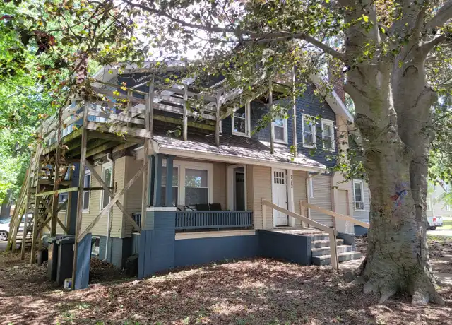 Property at 712 W Illinois St Unit 3, Urbana, IL, 61801, 3 beds, 2 baths, [object Object]