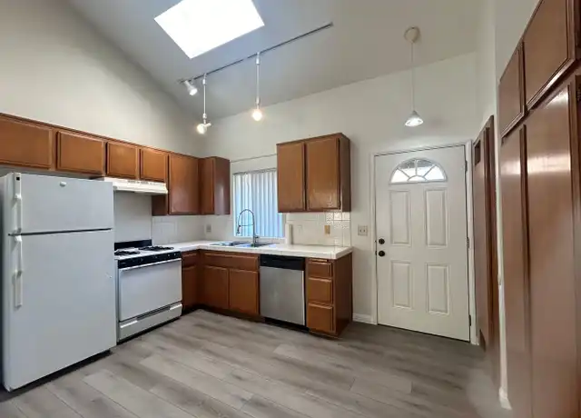 Property at 4622 W 173rd St Unit 5, Lawndale, CA, 90260, 2 beds, 1 bath, [object Object]