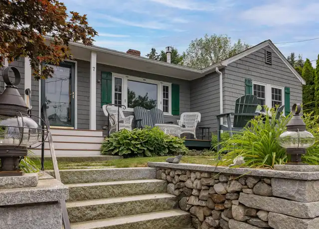 Property at 7 Piscataqua St, New Castle, NH, 03854, 2 beds, 1 bath, [object Object]