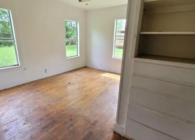Property at 1009 W Mulberry Ave, Duncan, OK, 73533, 2 beds, 1 bath, [object Object]