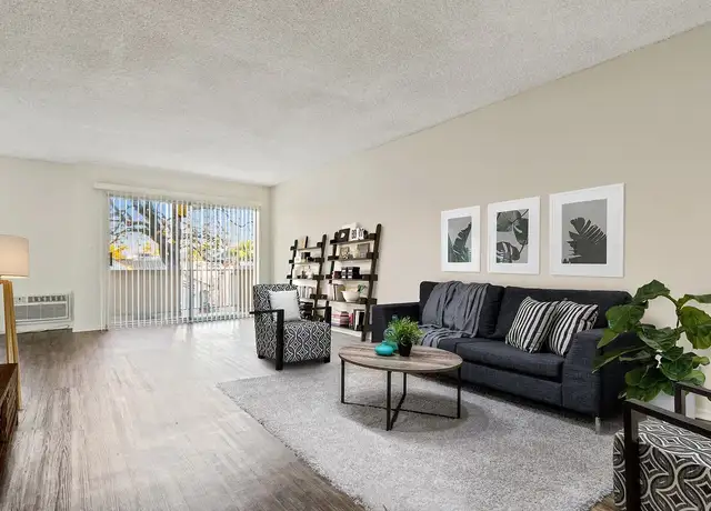 Photo of 835 S Wooster St, Los Angeles, CA 90035