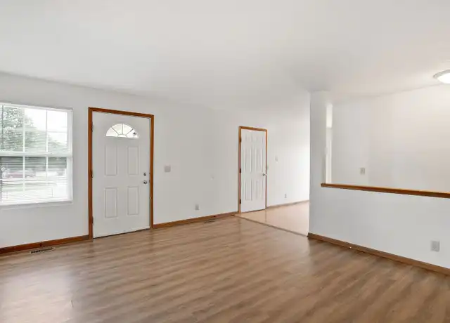 Property at 2213 SW 19th St, Lincoln, NE, 68522, 4 beds, 2 baths, [object Object]