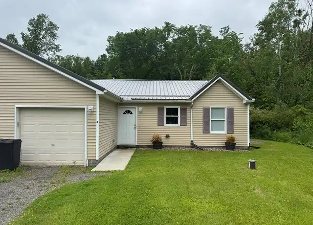 Property at 683 Center St W Unit B, Warren, OH, 44481, 3 beds, 1 bath, [object Object]