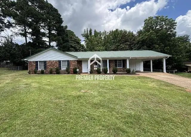 Property at 3726 Springhill Dr, Tuscaloosa, AL, 35405, 3 beds, 2 baths, [object Object]