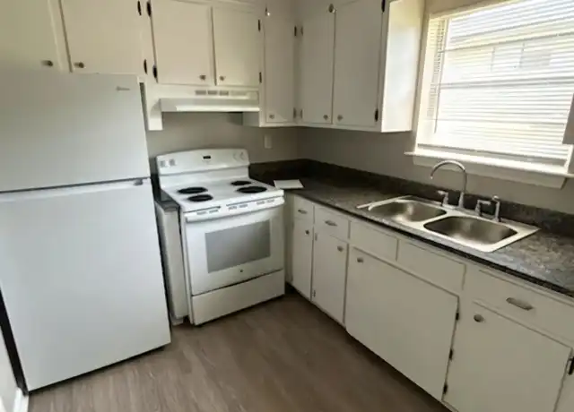 Property at 43 Old Holly Ln, Summerville, SC, 29483, 2 beds, 1 bath, [object Object]