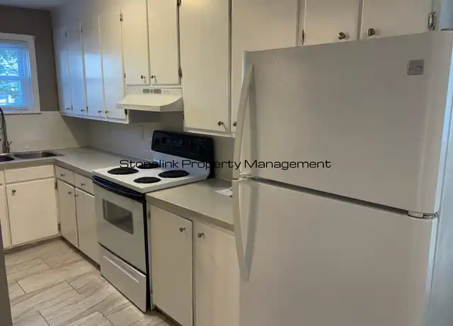 Property at 137 Armistice Blvd Unit 1, Pawtucket, RI, 02860, 2 beds, 1 bath, [object Object]