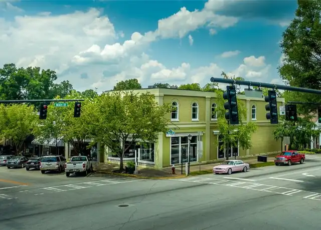 Property at 202 W Jefferson St Unit 202, Madison, GA, 30650, 1 bed, 1 bath, [object Object]